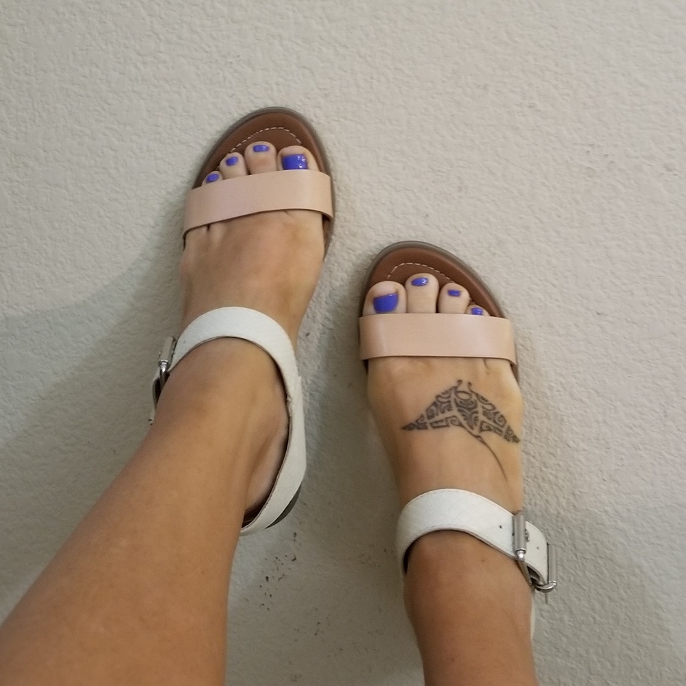 APT.9 Sandals